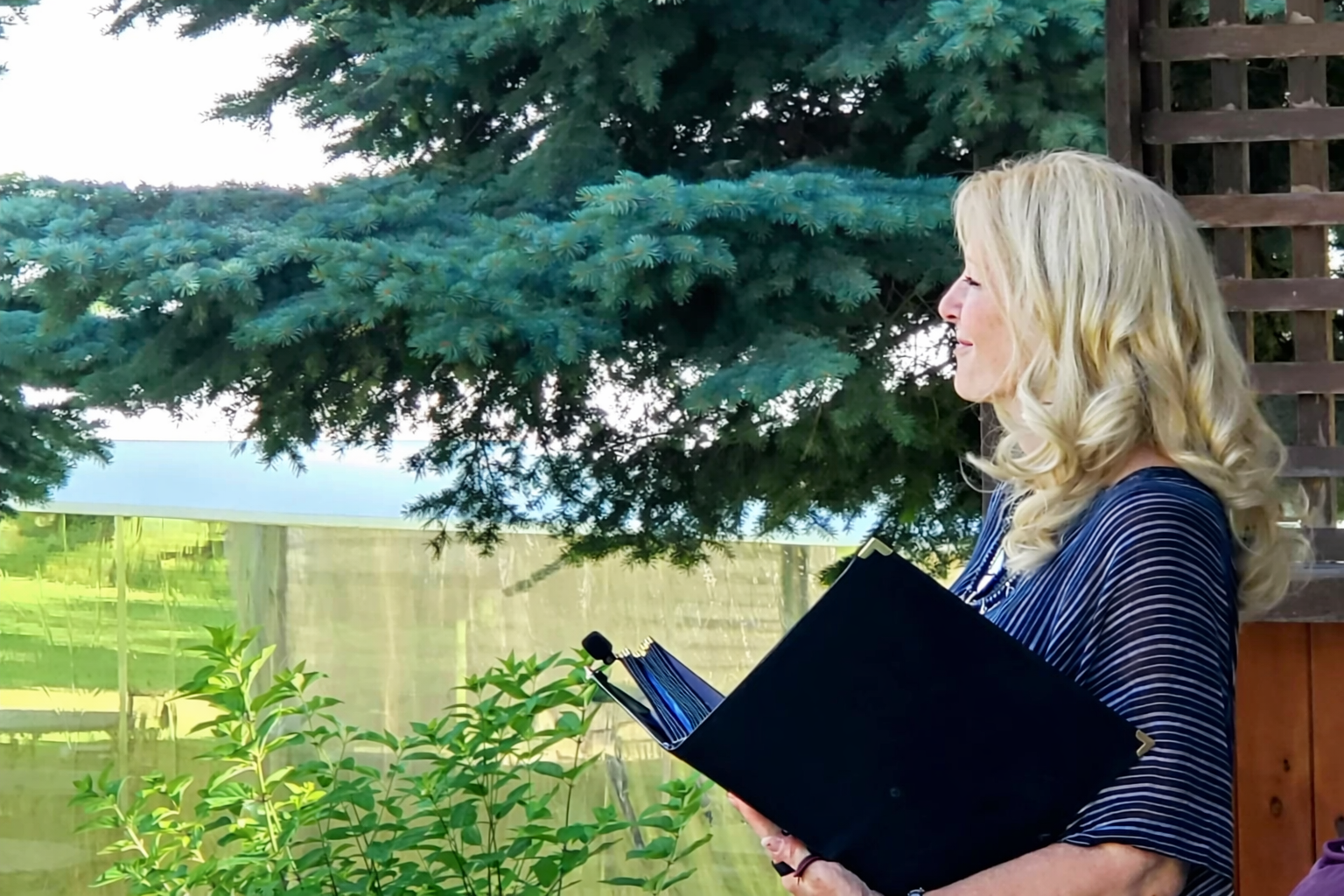 Lise Leroux officiating a ceremony